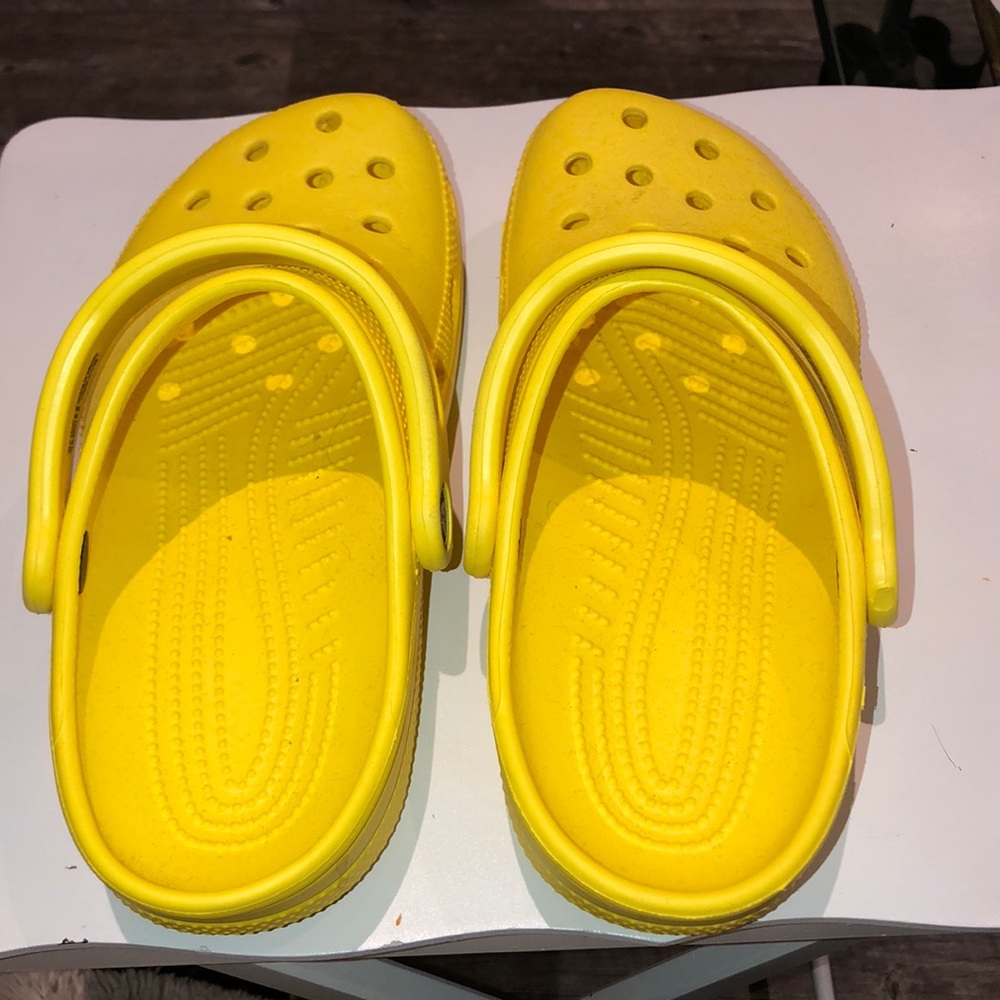 CROCS
